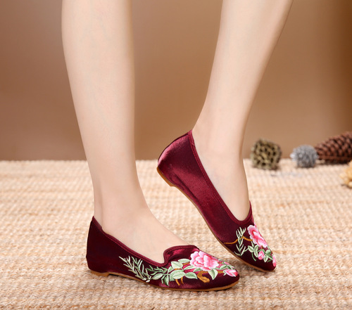 Jinfeng Yulu 2020 Ethnic Style Embroidered Shoes Satin Wedge Mule Women's Single Shoes Inner Height Increase Xiuhe Wedding Shoes