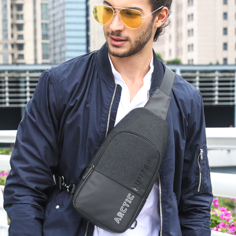 男士新款胸包單肩斜跨包潮運動小酷背包時尚休閑多功能男包防波水