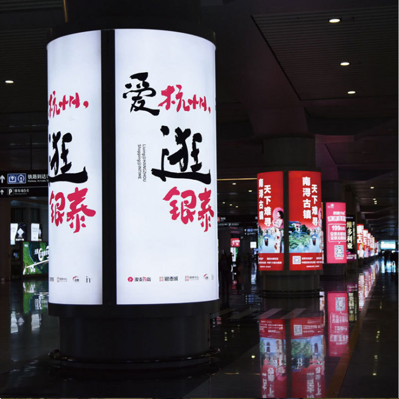 5571896822_2120961110