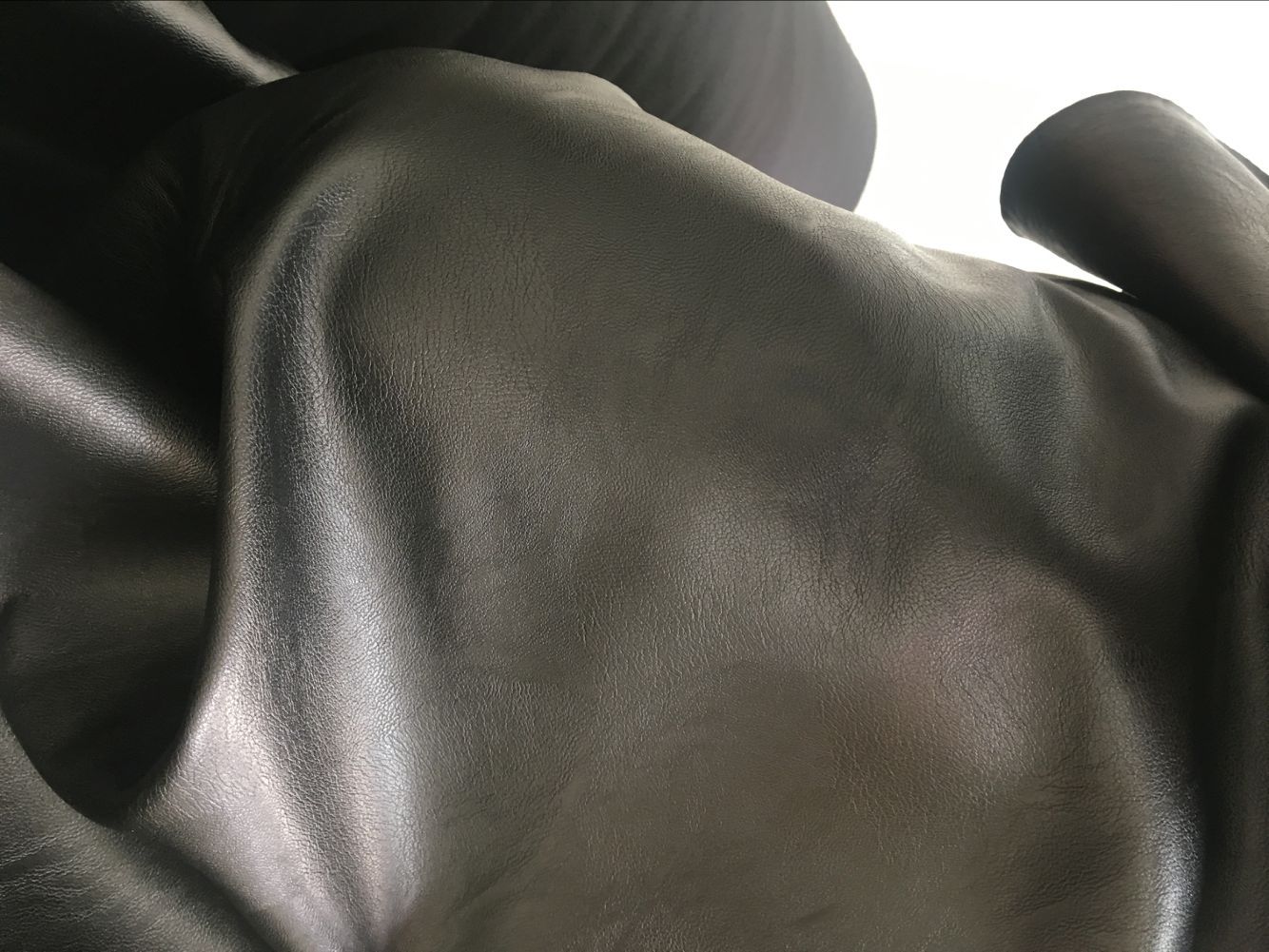 爆款摇粒绒服装革 黑色现货供应 厂价直销 皮裤 皮裙 皮衣面料