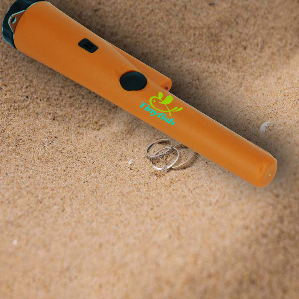 metal detector in sands