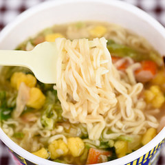 Nissin Hewei Yakisoba King instant noodles instant cup noodles wholesale 12 cups/box