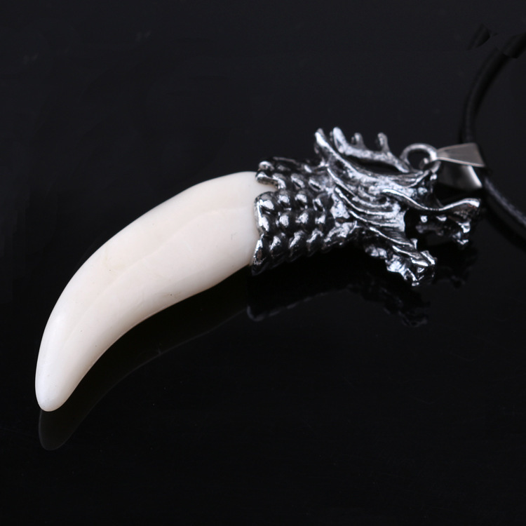 Dragon Teeth Wolf Necklace Personalized Totem Pendant For Men_voghion.com
