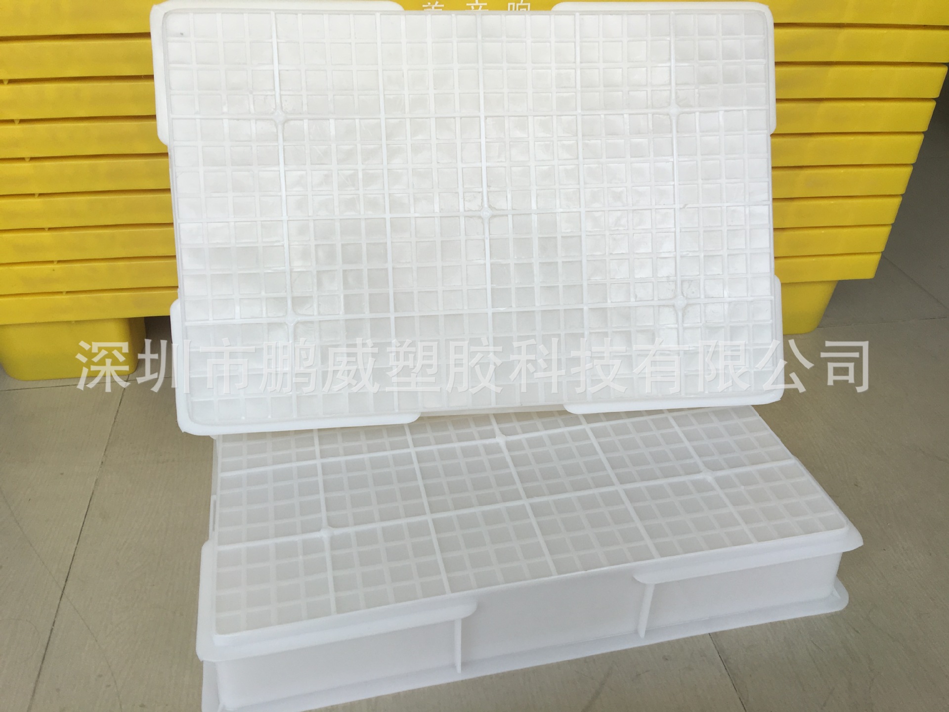 鹏威厂家畅销浙江金华五金厂通用白色方盘 加厚PE小白塑料方盘