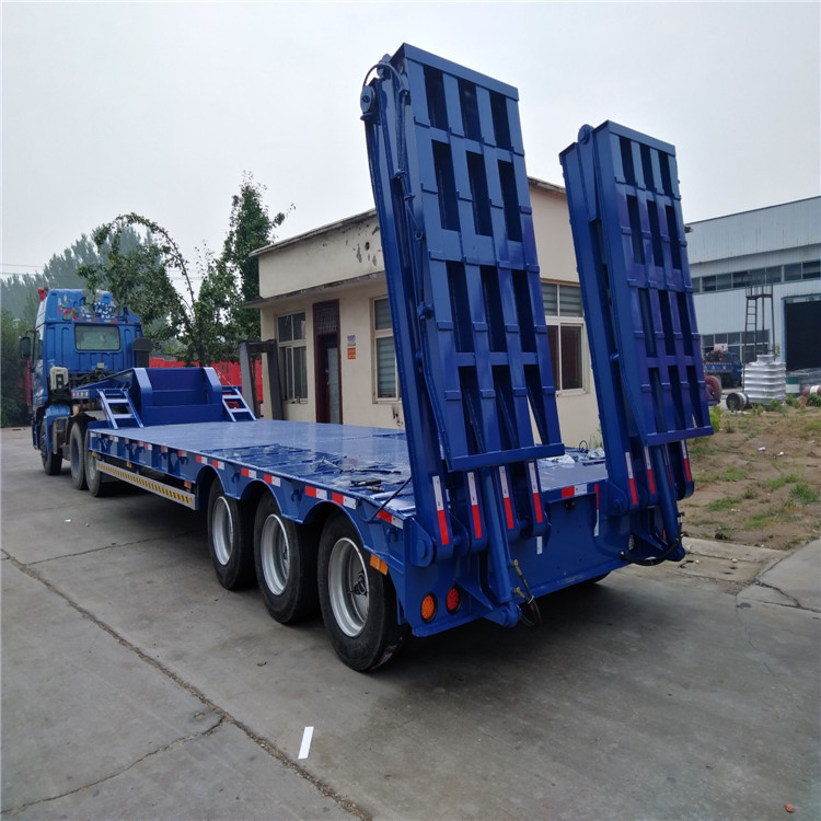 13.75米两线四桥低平板半挂车参数配置能上户价格