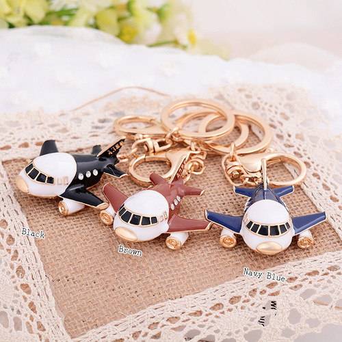 Korean version of creative A380 small aircraft model car keychain alloy bag pendant hot selling girls decorative pendant