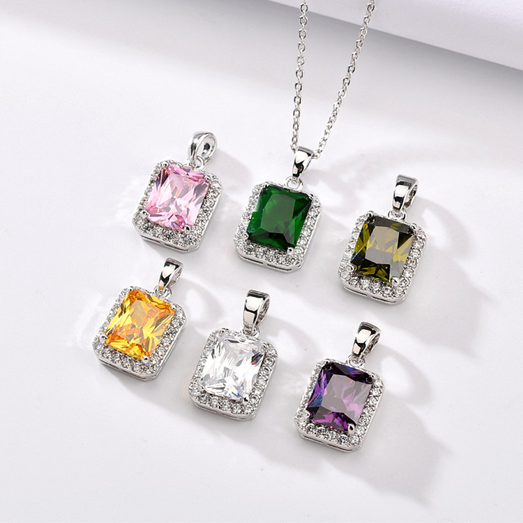 Classic Style Square Copper Alloy Inlay Zircon Women's Pendant Necklace display picture 5