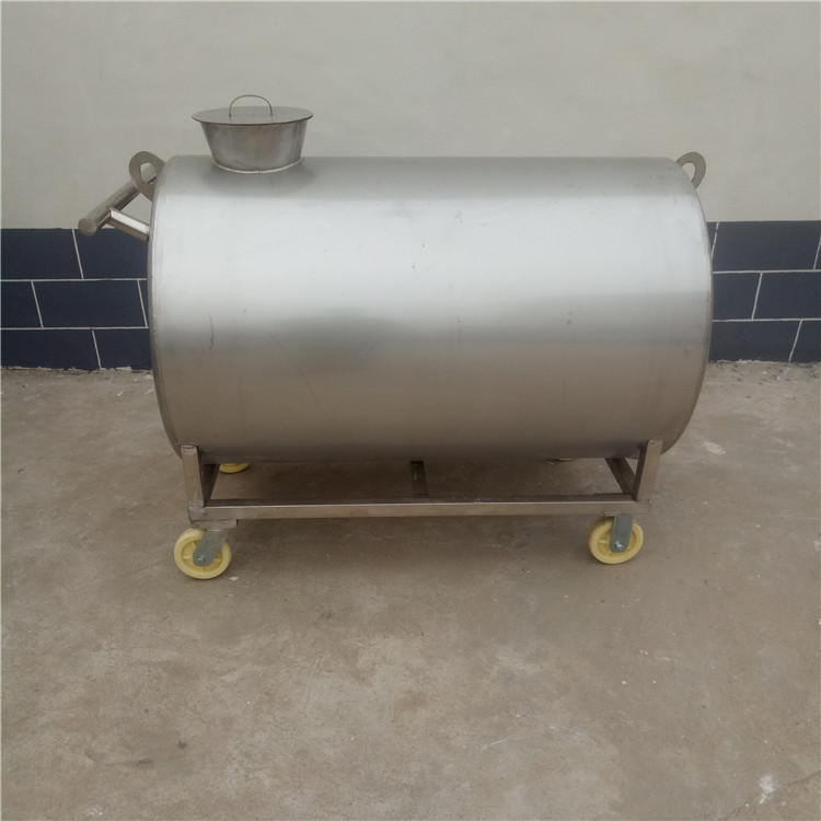 厂家定做不锈钢食品级卧式液体罐 酒厂专用带轮卧式白钢手推罐
