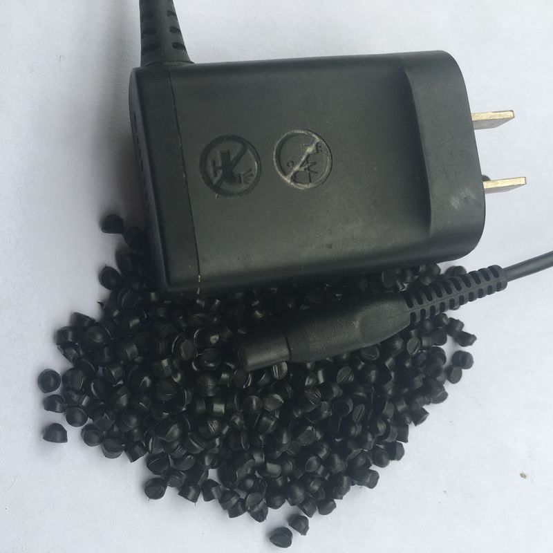 黑色PVC插头料 注塑级 高光泽 欧盟环保 70度USB插头原料粒子