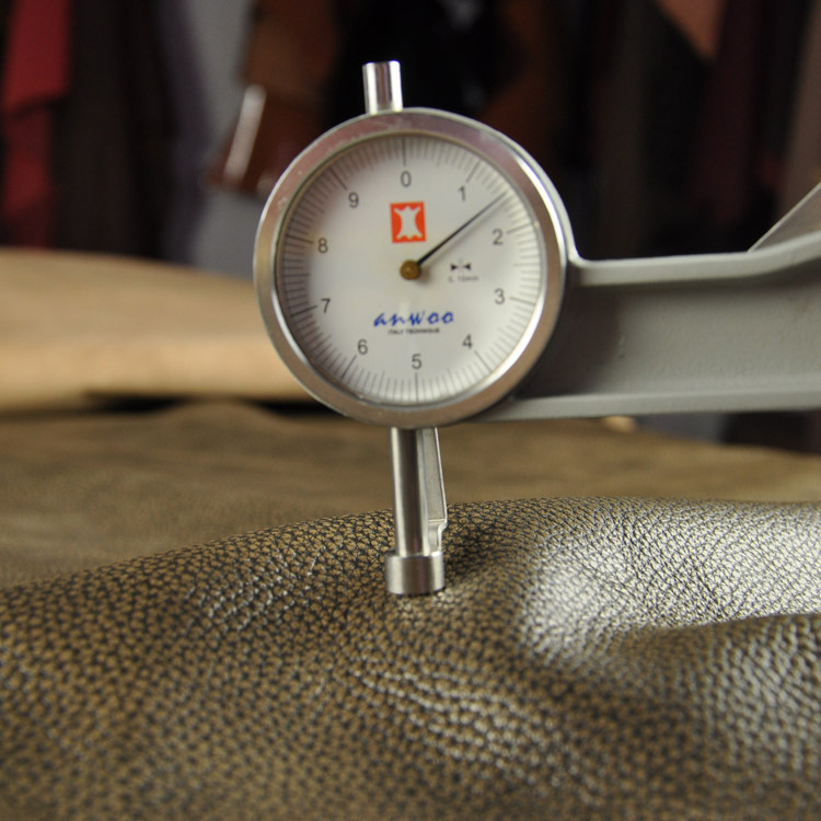 头层擦色荔枝纹牛皮皮料批发 家具沙发用灰色荔枝纹真皮牛皮