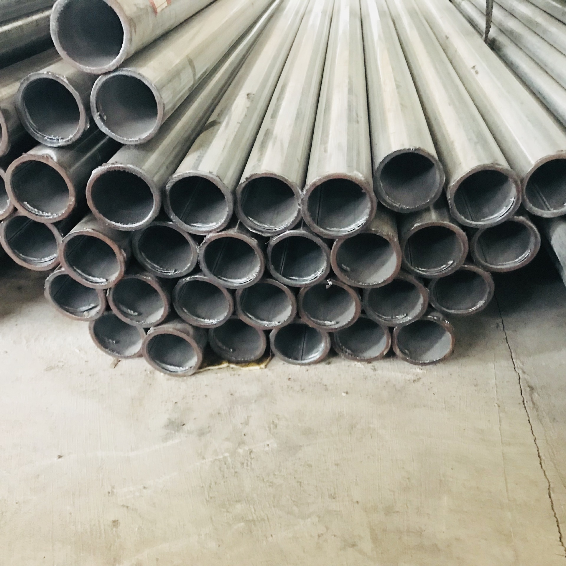 圆钢批发、质量保证、送货及时、价格合理