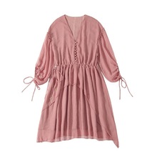 茉莉和扶苏《绯红的晚霞》桃粉色短款做皱肌理不对称复古连衣裙