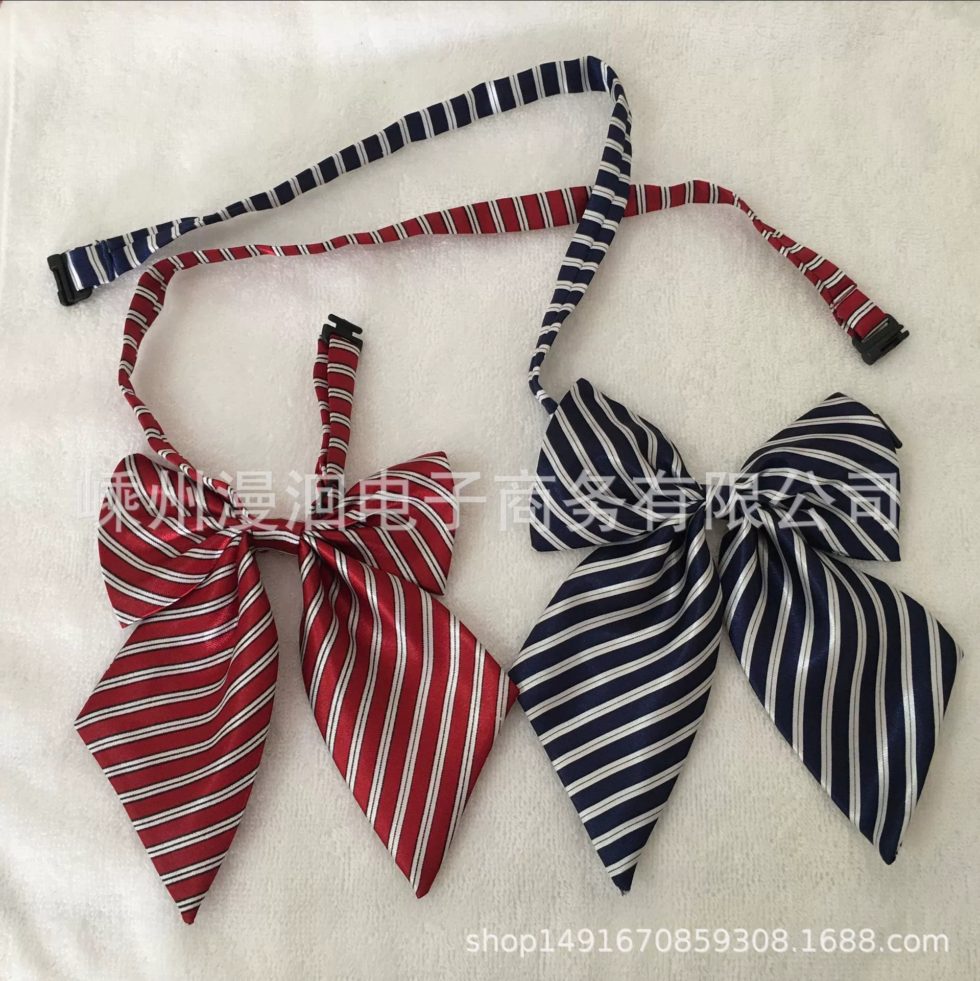 Children's bow tie with bow