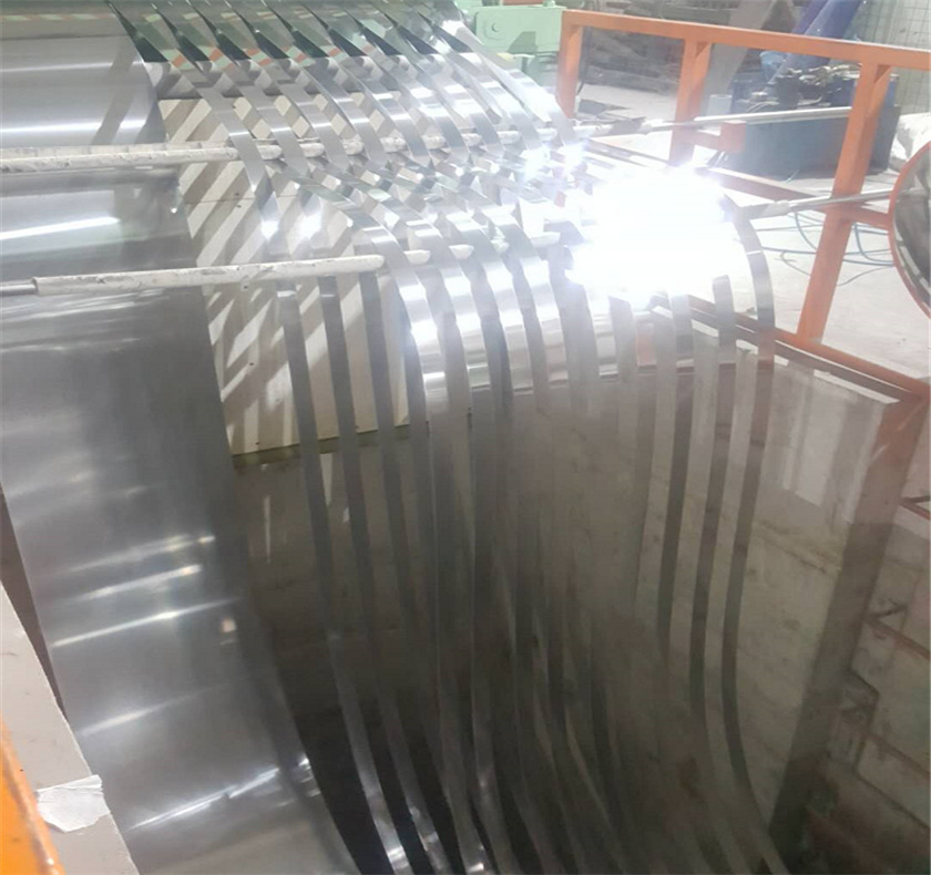 152643788544890969654_641_819