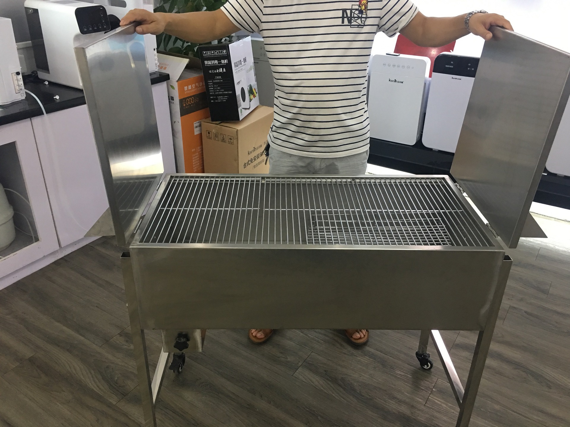 Manufactor Direct selling outdoors Charcoal barbecue grill Foldable Stands Stainless steel oven