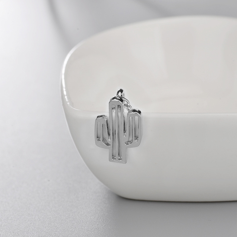 simple cactus necklace