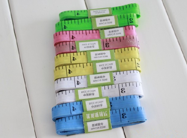 批发1.6宽优质量衣尺 时尚彩色英尺 日用软尺淘宝小礼品 厂家批发