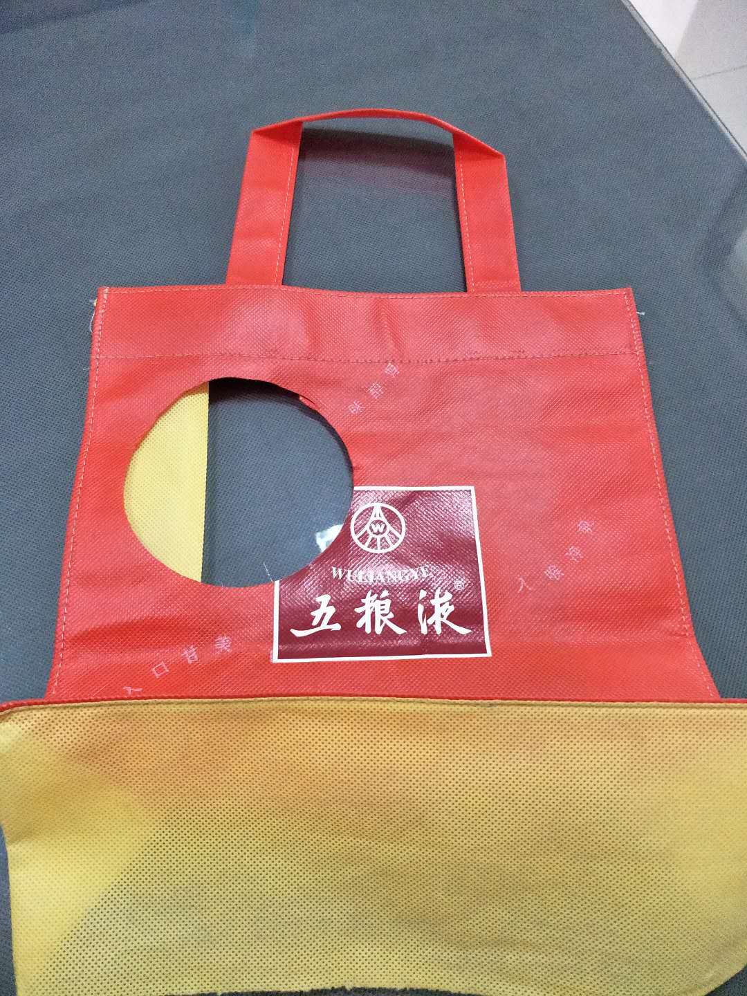 工厂供应手提袋无纺布，包装袋无纺布，PP无纺布，纺粘无纺布