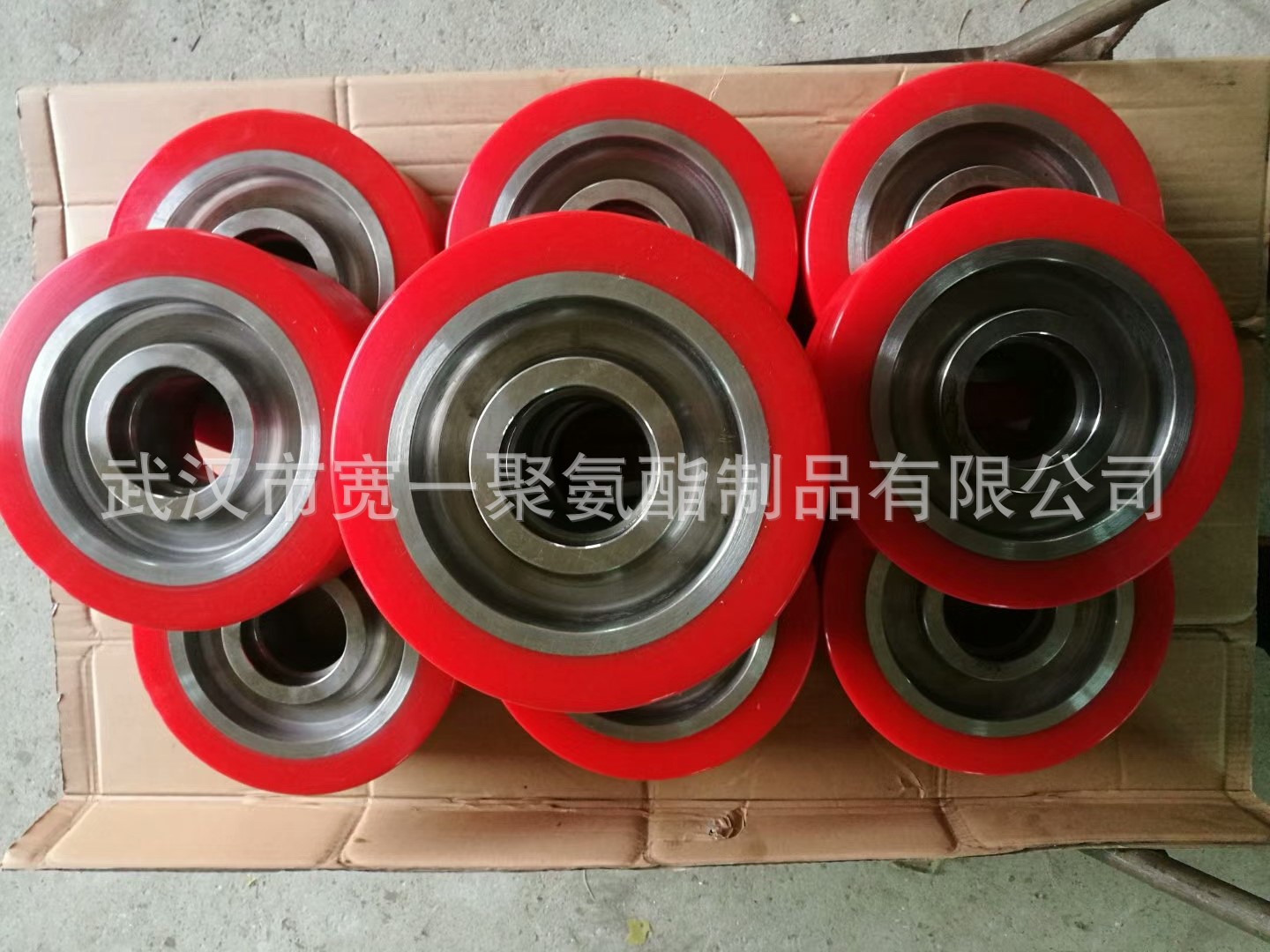 供应河南聚氨酯滚轮包胶加工，河南胶轮包胶加工，输送滚轮包胶