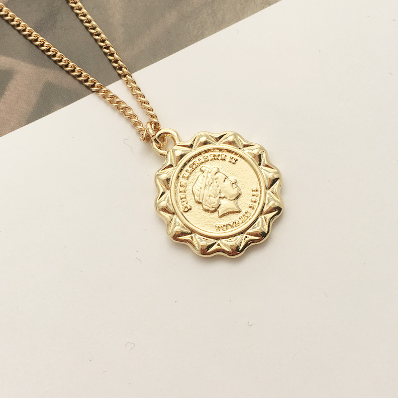 Korea Fashion Retro Gold Coin Necklace display picture 2