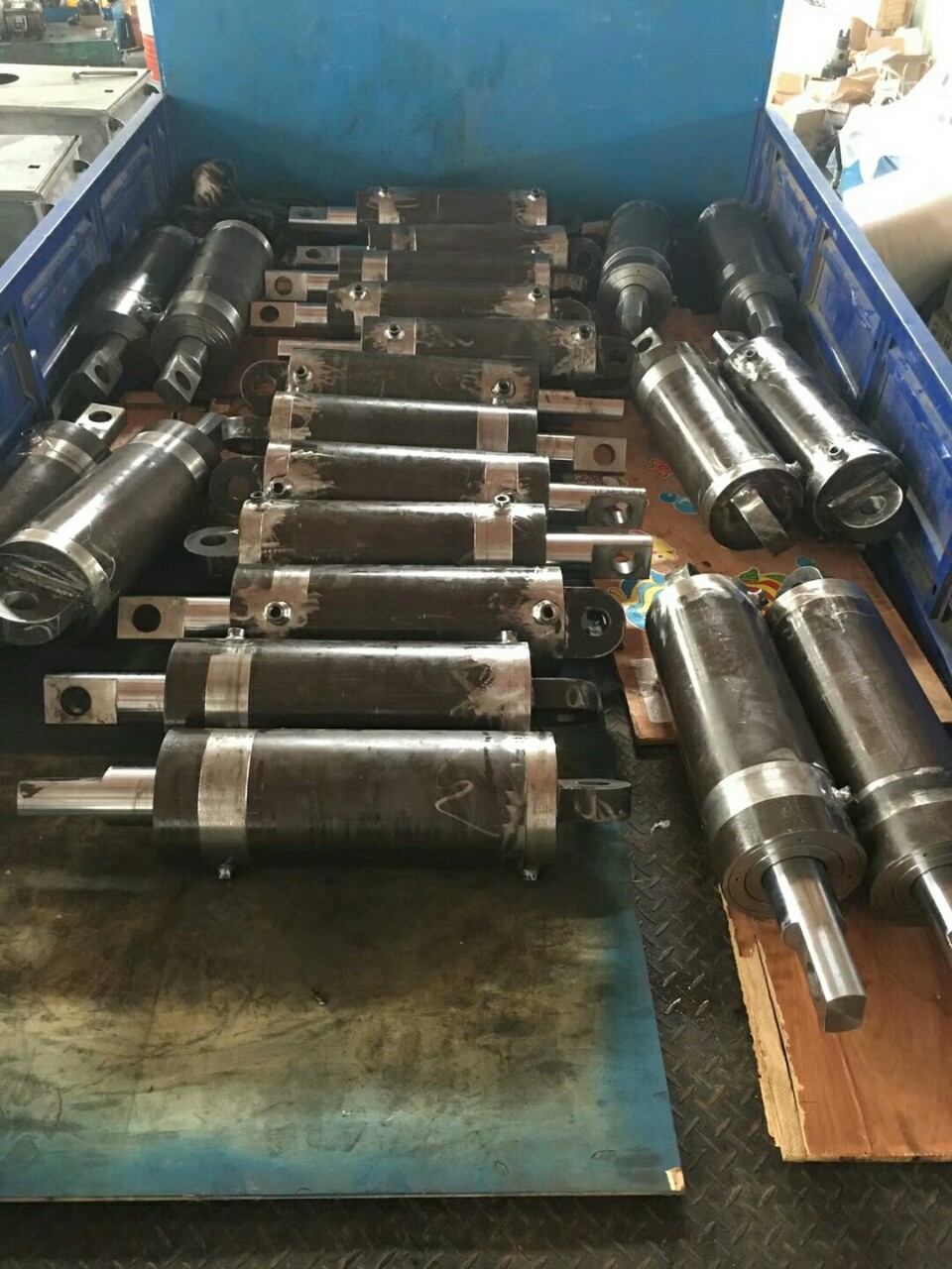 本工厂批量生产 轮胎模具油缸  现货 供应  电话咨询18068561898