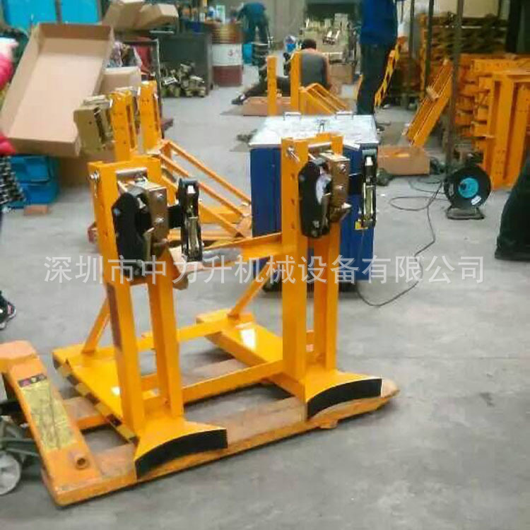 重型双油桶夹具 带缓冲保护油桶夹 黑鹰嘴油桶夹 DG1000D