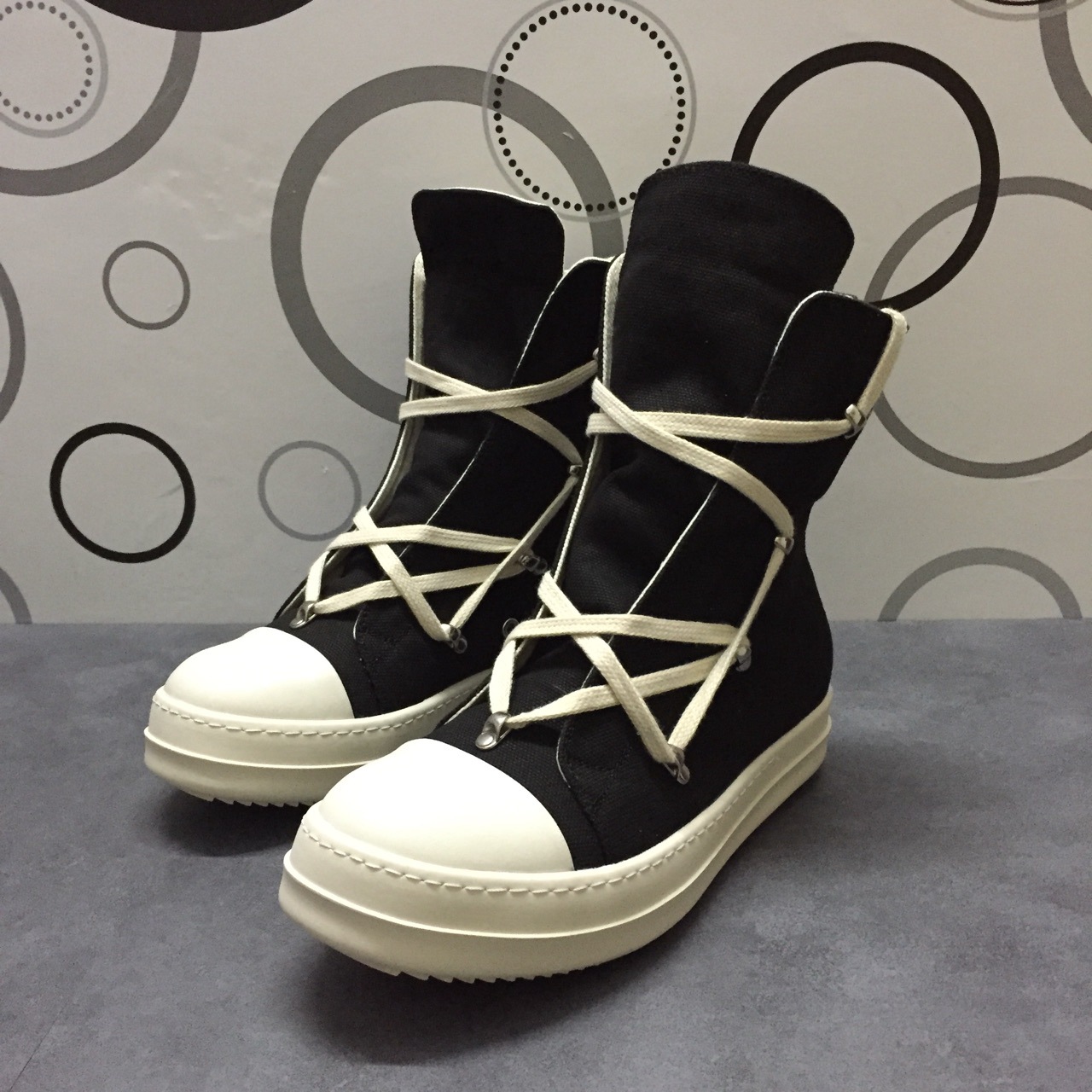 R I O high-top pentagram fashion and com...