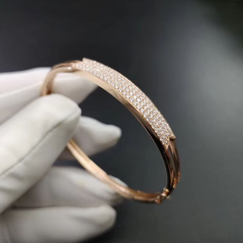 Princess Diamond Jewelry 18K Rose Gold Diamond Bracelet Fashionable and Elegant Full Diamond Wide Version Cluster-Set with Crushed Diamonds Women's Bracelet