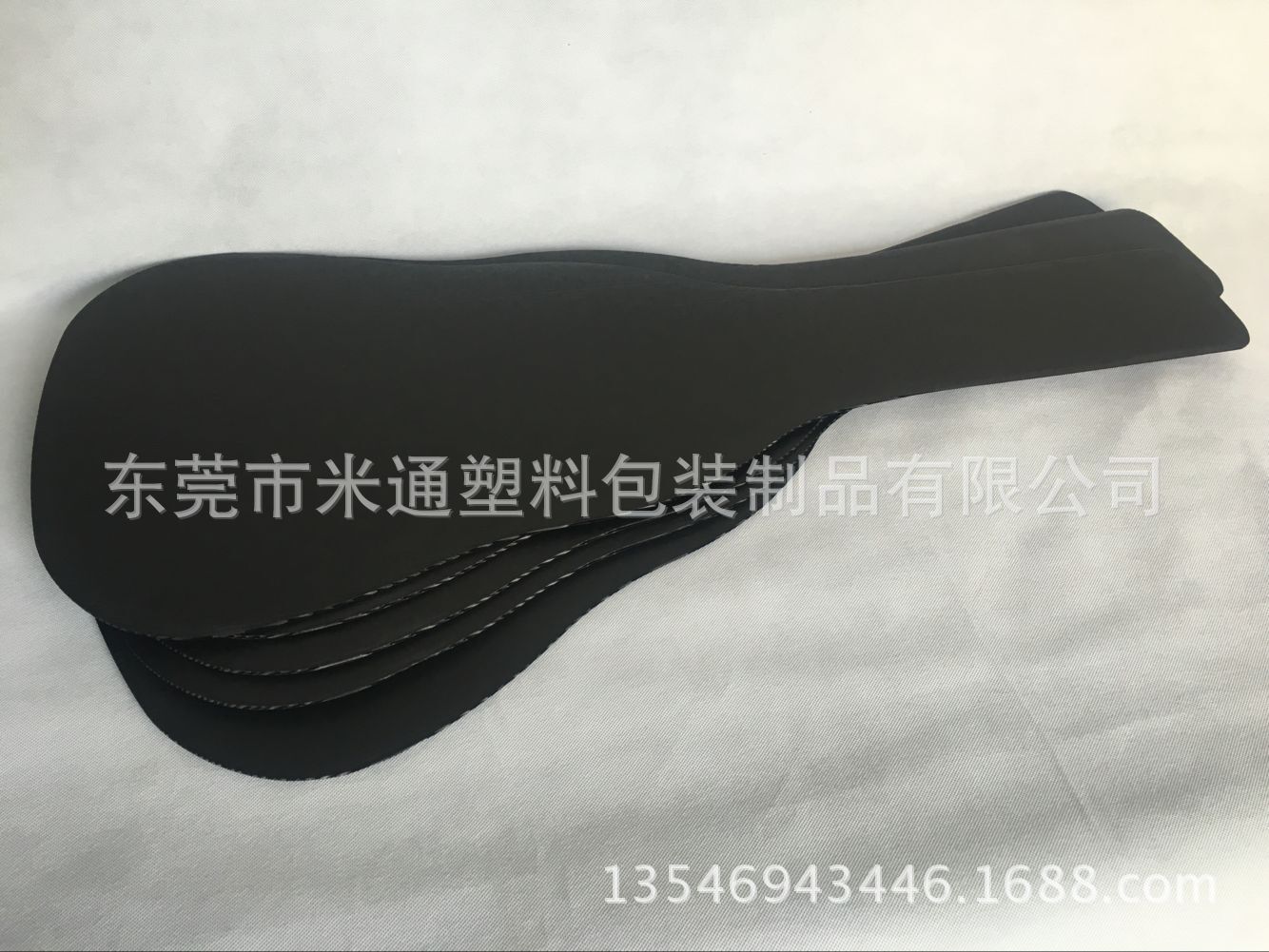 供应惠州箱包厂塑料瓦楞PP中空吉他板 塑料中空板箱包黑色隔板