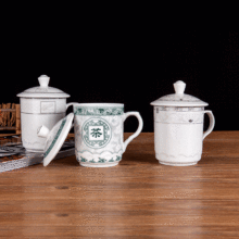 景德鎮陶瓷餐具禮品瓷批發 可定制logo茶水杯帶蓋青花瓷皇冠水杯