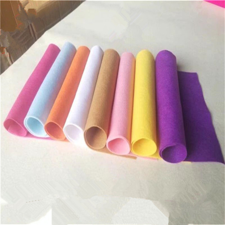 厂家供应彩色装饰毛毡 彩色化纤毛毡布 1-10厚  背胶无纺布