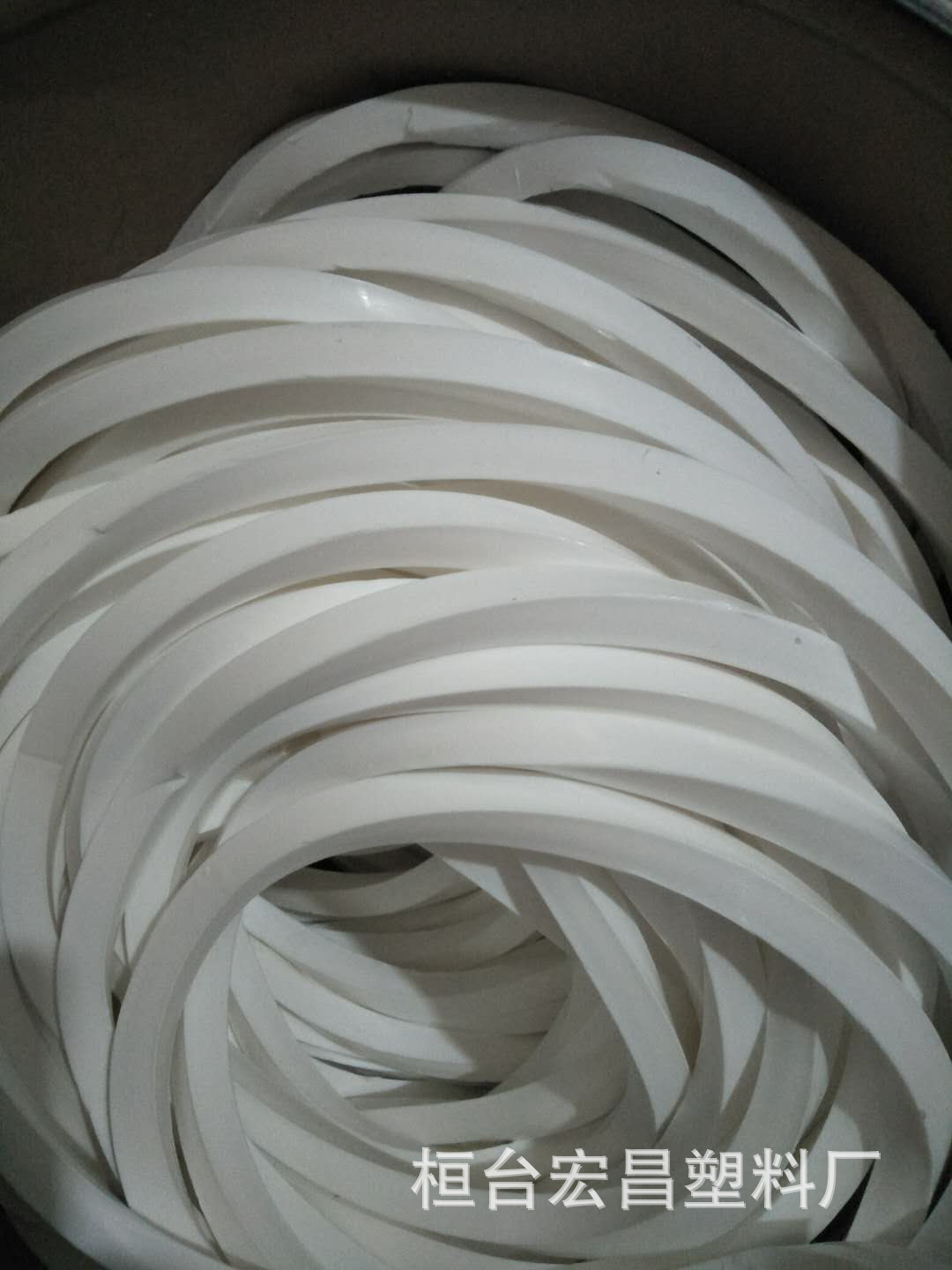 淄博厂家直供四氟软棒优质槽口法兰防腐密封聚四氟乙烯圆棒方棒