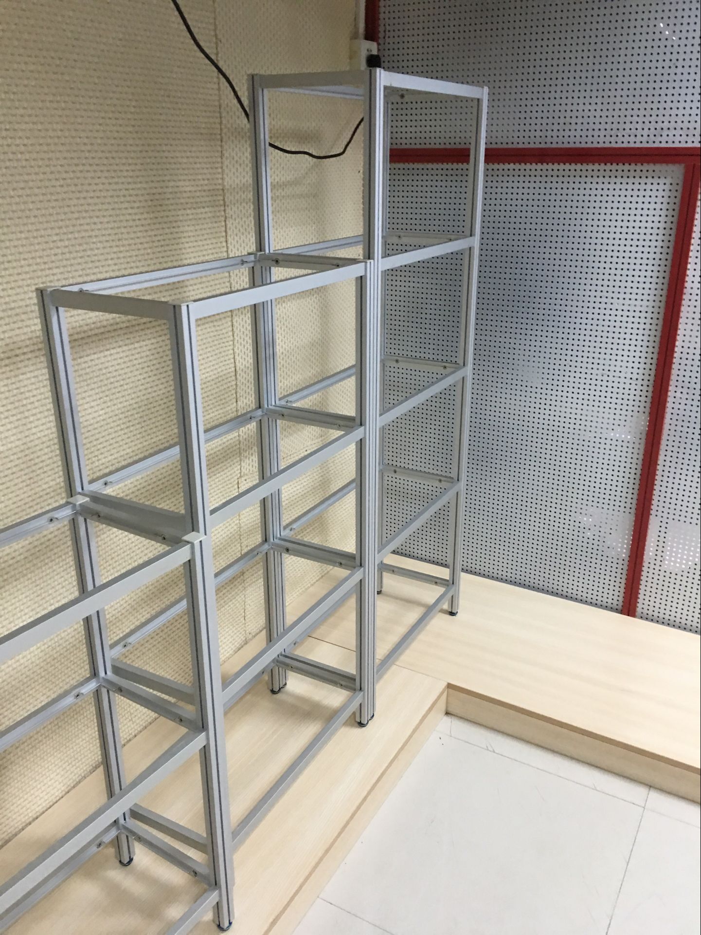 ����չ���ײ�װ2828��ҵ���ͲĶ������������׼���֧�ܹ���̨