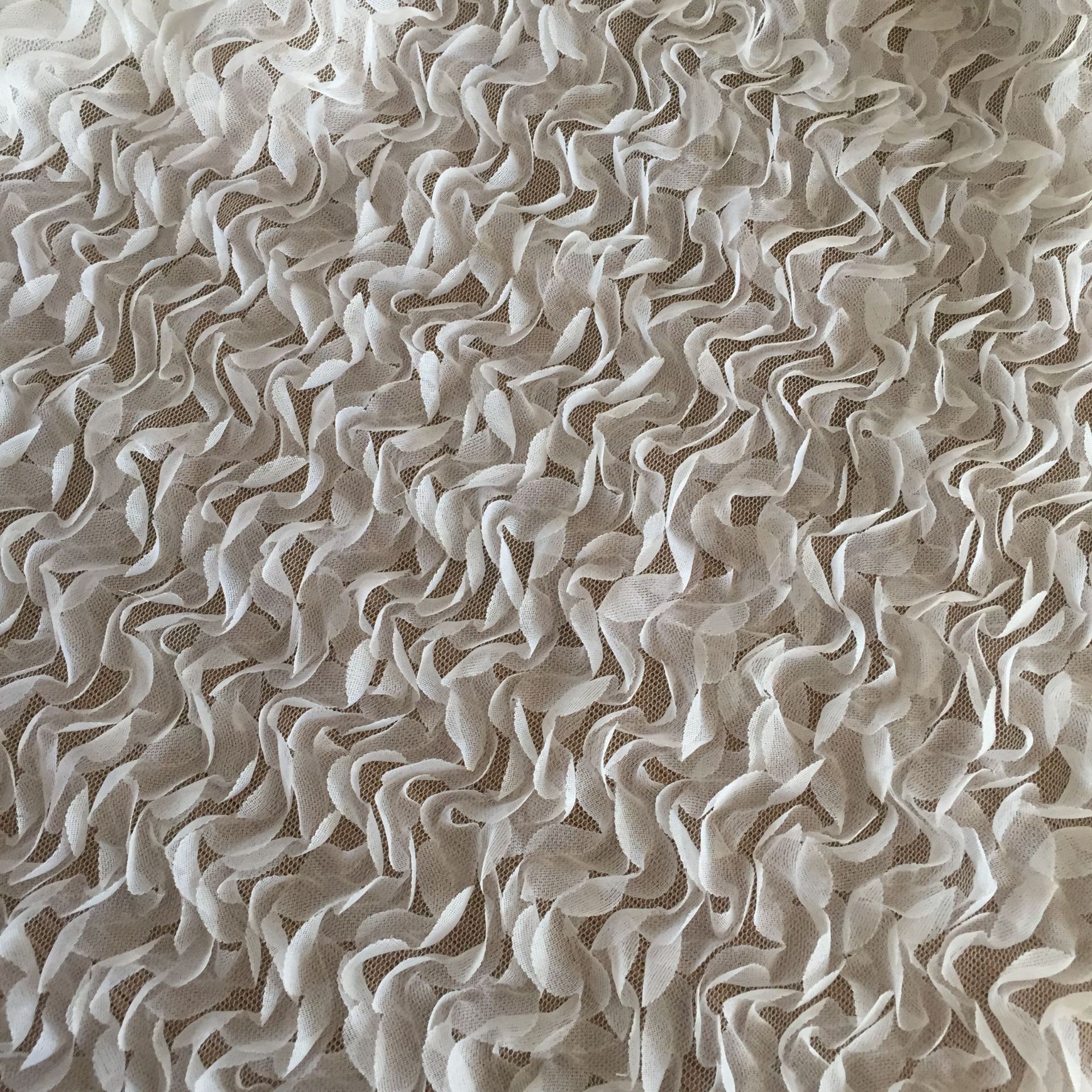 网布盘带蕾丝绣花面料 立体盘花婚纱礼服女装连衣裙布料