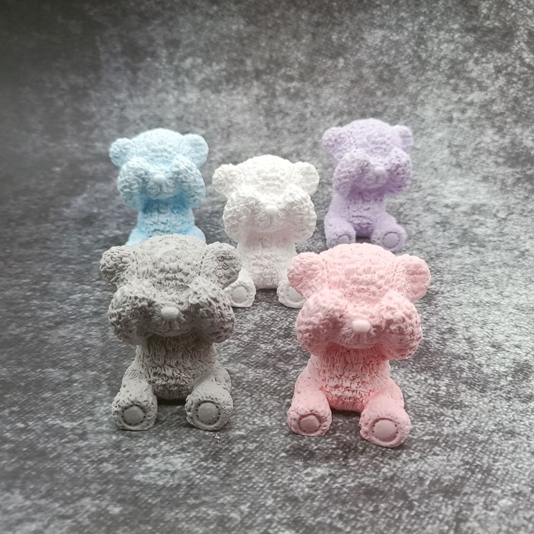 定制石膏工艺品 泰迪毛毛熊全立体摆件车载香水出风口夹 家居香薰