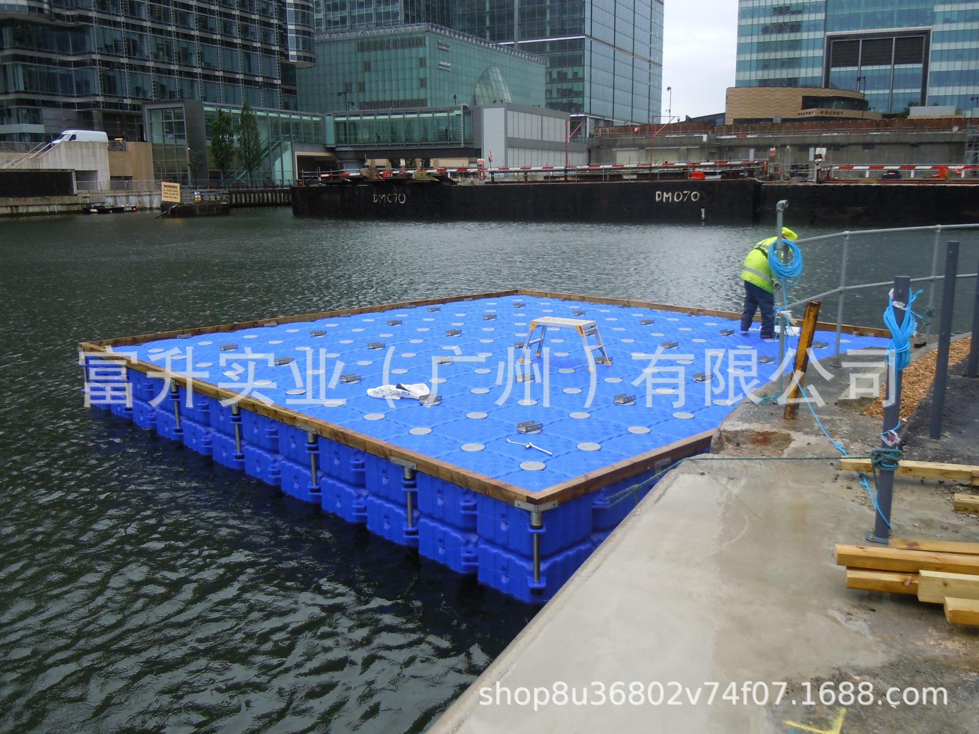 厂家新闻_高品质塑胶多规格组合式浮桥新闻发布会水上浮台 - 阿里巴巴