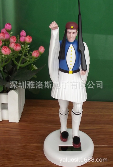 外贸定制太阳能人物人偶摆件礼品太阳能企业形象公仔创意玩具赠品