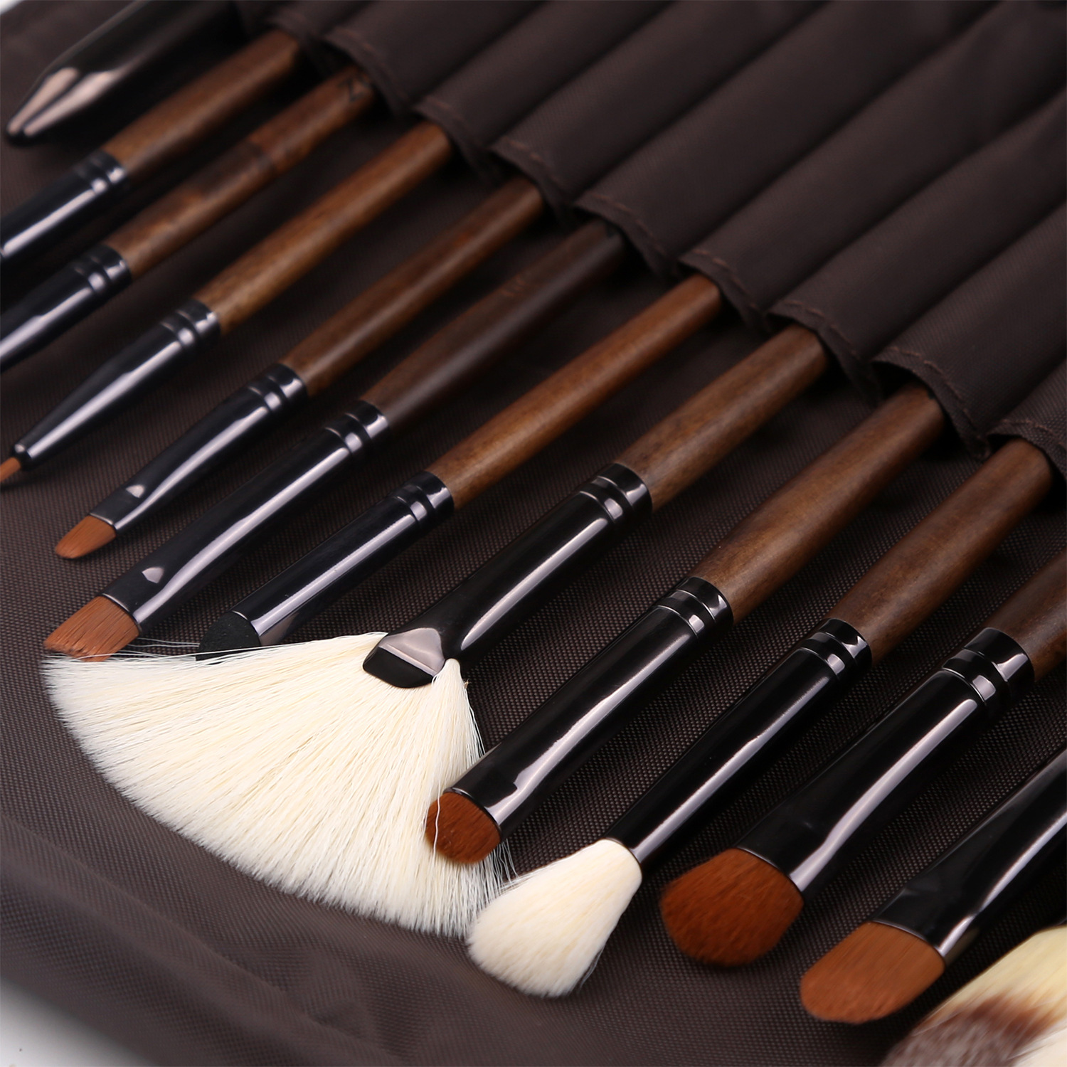 Makeup Brush Set 15 Pieces Black Walnut Wood Handle Nylon Hair Makeup Set Wholesale Nihaojewelry display picture 4