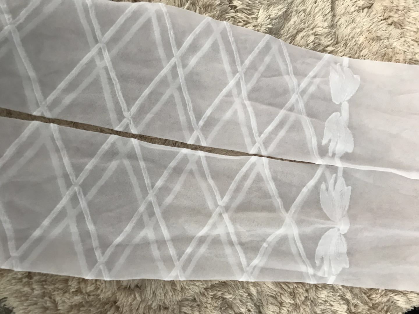 PSNY 赤い薔薇の起毛刺繍がタータンチェックに浮かぶマスク タータン・レッド・マスク