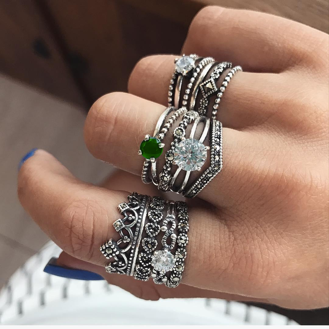 复古镶钻关节套装戒指 皇冠镶钻绿宝石雕花图案12件套戒指J0152