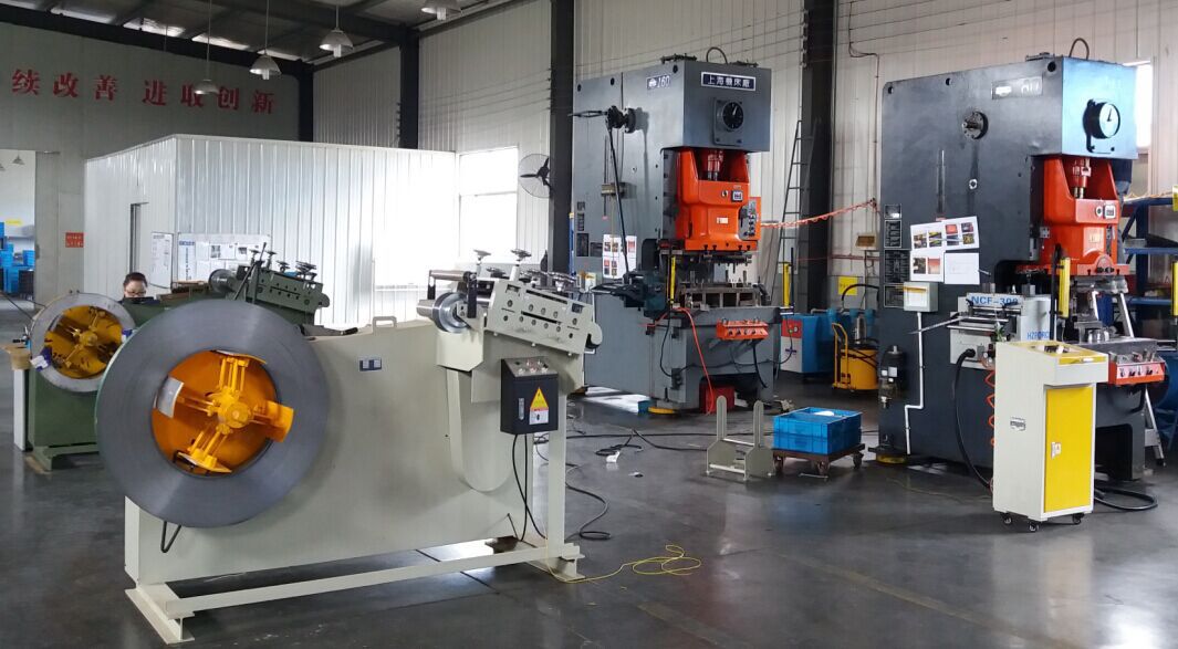 上海伺服滚轮送料机 自动下料送料机 数控送料机 nc自动送料机