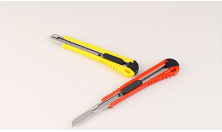 地摊货源塑料外壳美工刀家用裁纸刀工具刀支持外贸定做详情11