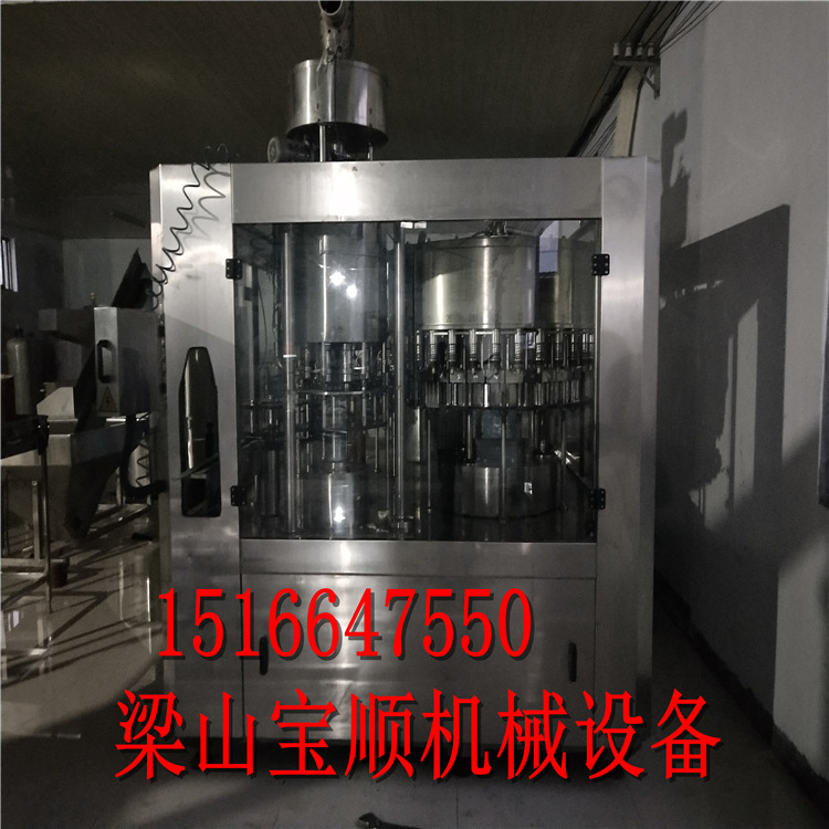 转让九成新多台灌装机，玻璃水中心灌装机，碳酸饮料矿泉水灌装机