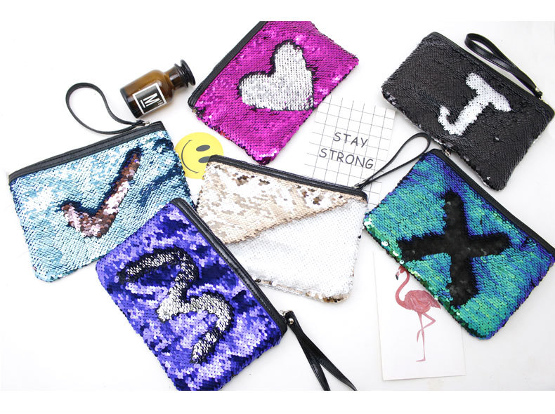 Women's Small Satin Sequins Vintage Style Square Zipper Cosmetic Bag Wash Bag display picture 2