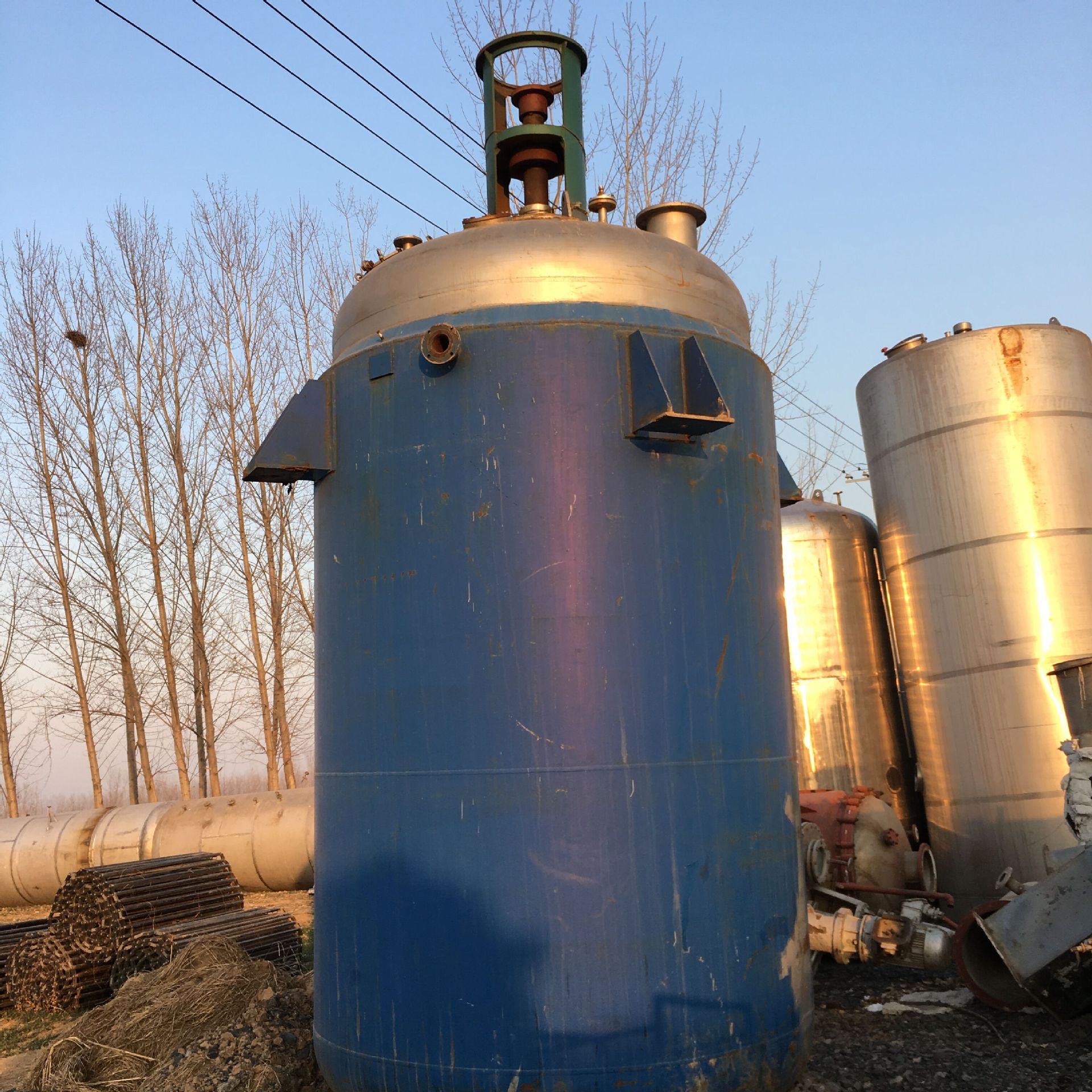 二手不锈钢反应釜 外夹套加热不锈钢反应釜 外盘管加热5吨10吨