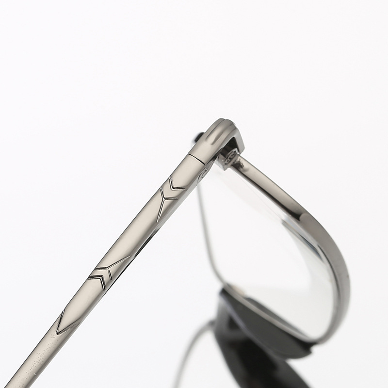 fashionable glasses for elderly