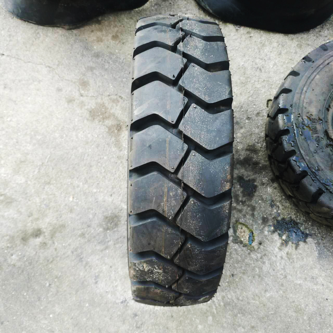 长期供应 500-8 充气式 5.00-8 合力叉车轮胎