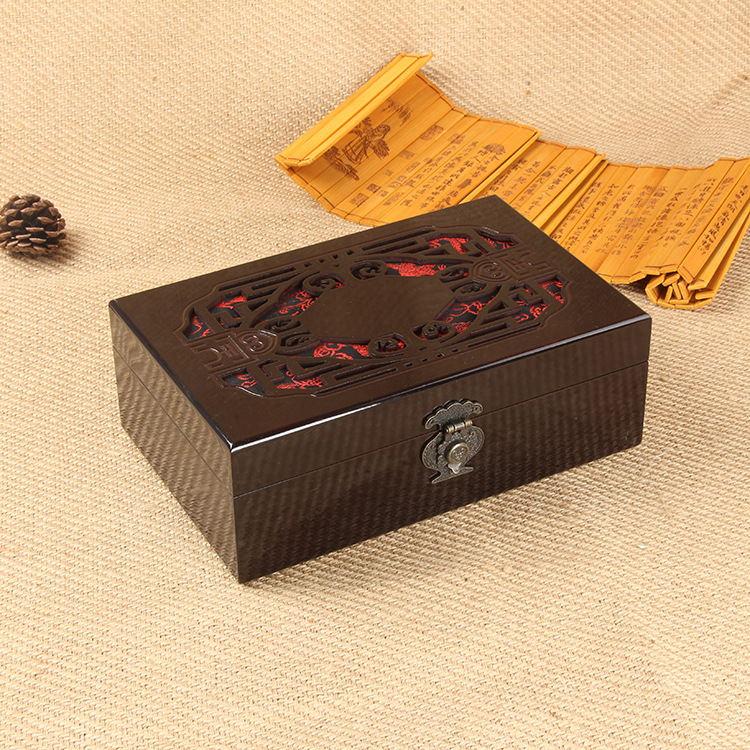 绒布首饰盒：优雅细节装点美丽时刻
