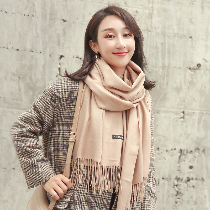 Demi-season scarf for students