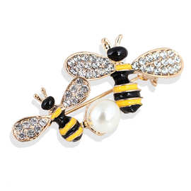 韩版立体合金珍珠滴油珐琅满钻昆虫两个小蜜蜂胸针女式别针胸花配